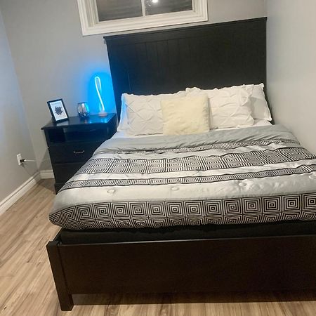 1 Room In A Cozy And Beautiful Basement Guelph Exteriör bild