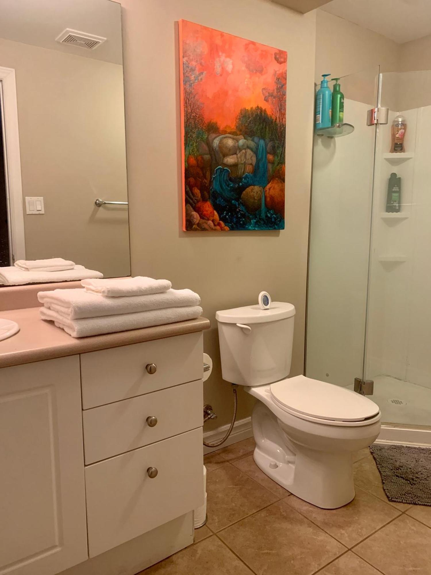 1 Room In A Cozy And Beautiful Basement Guelph Exteriör bild